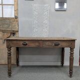 Farm table