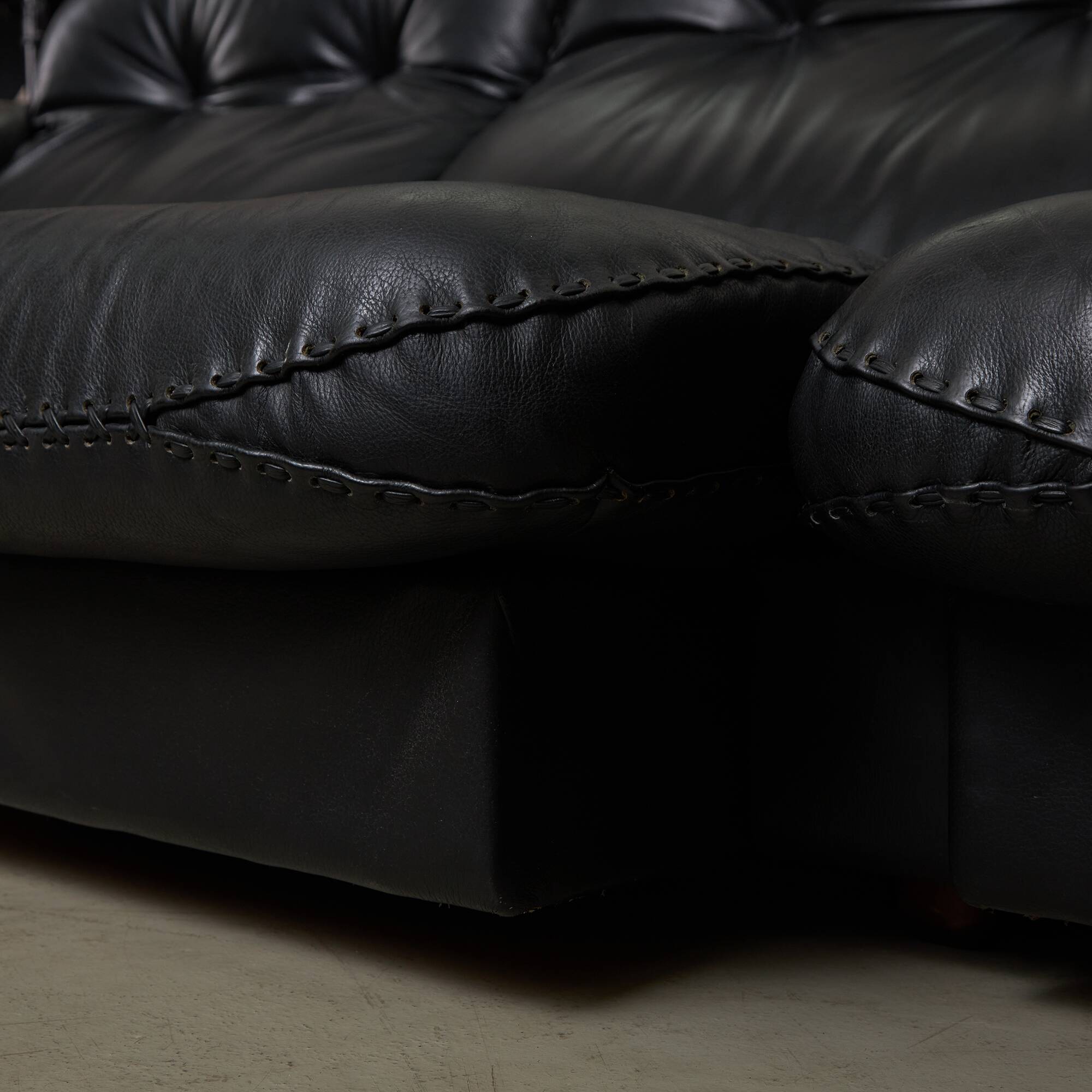 DS101 Three Seater Sofa 1970s