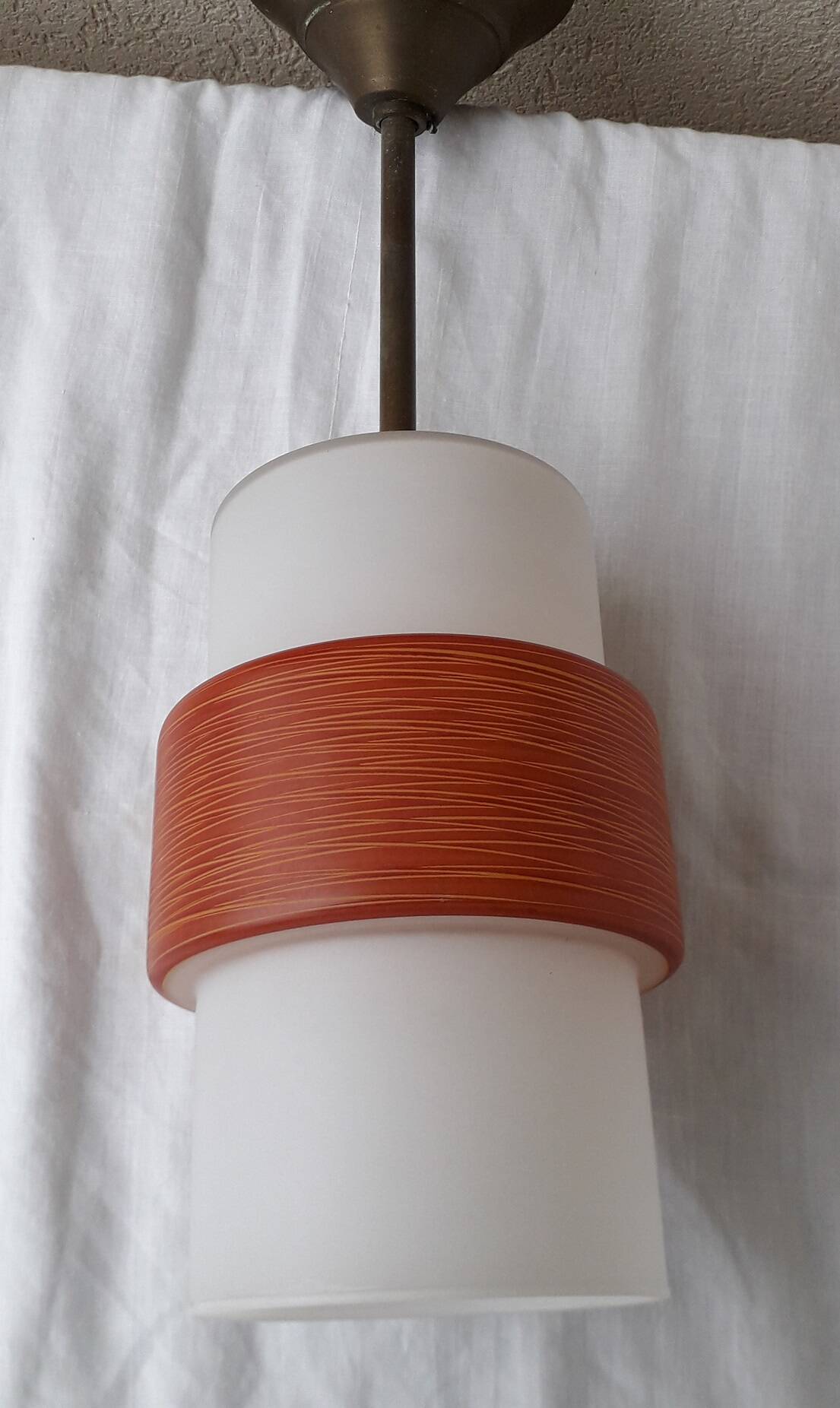 Opaline suspension