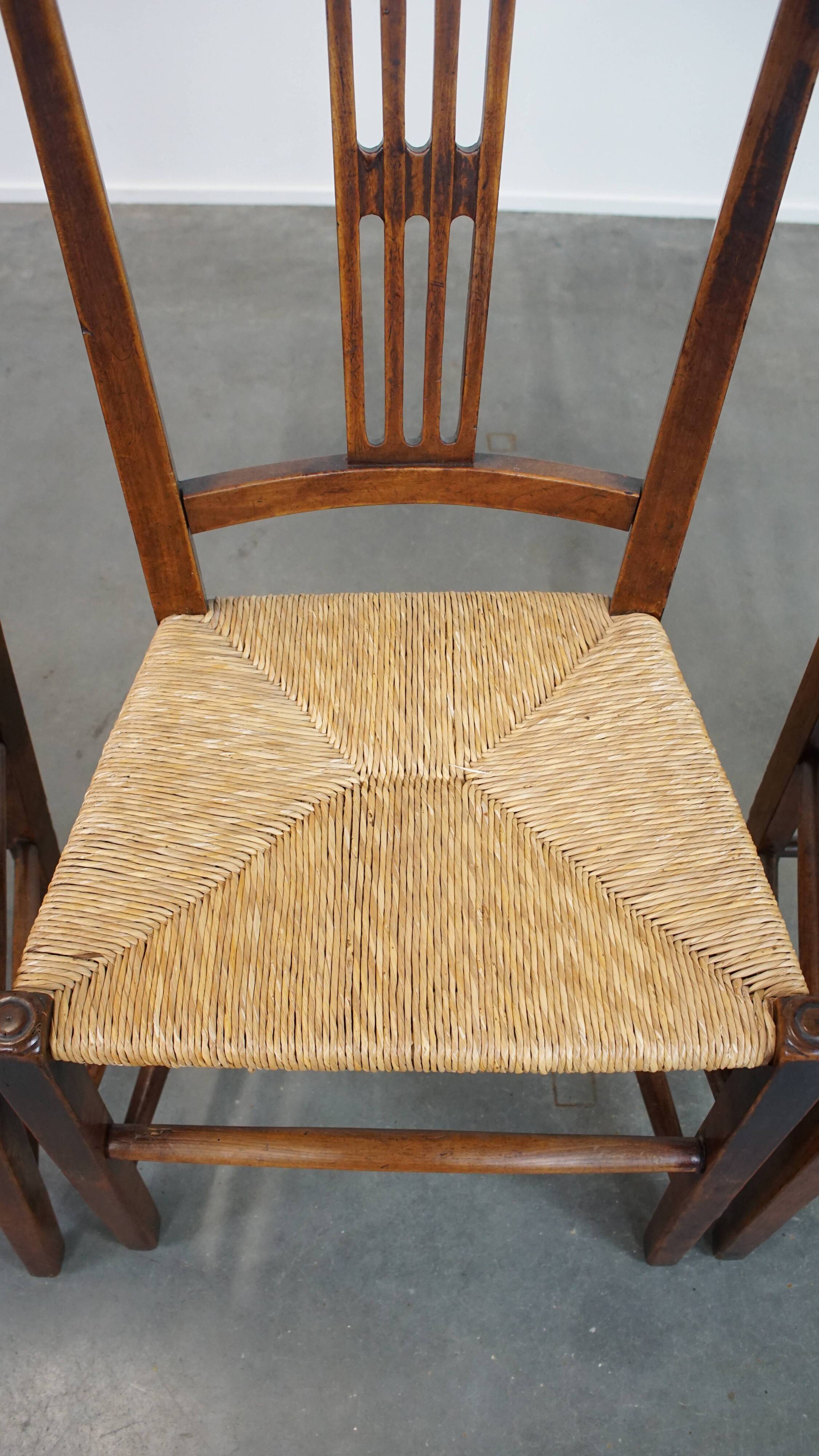 Lot de 4 chaises de salle à manger anglaises anciennes du XIXe siècle avec assises en osier