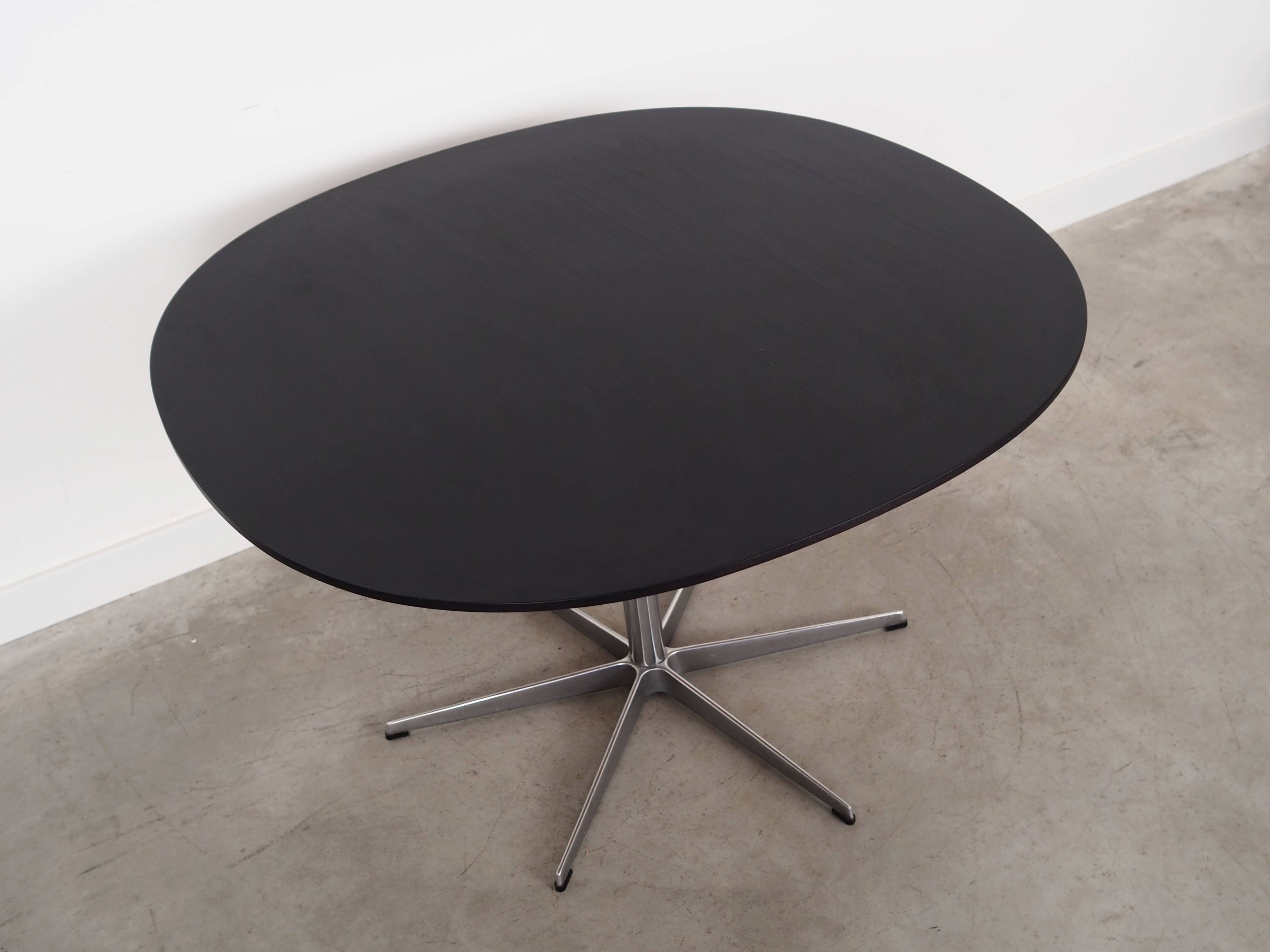 Ash table, Danish design, 1960s, designer: Arne Jacobsen, manufacturer: Fritz Hansen