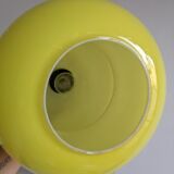 Suspension globe style peill & putlzer lampe vintage en opaline jaune pour luminaire baladeuse