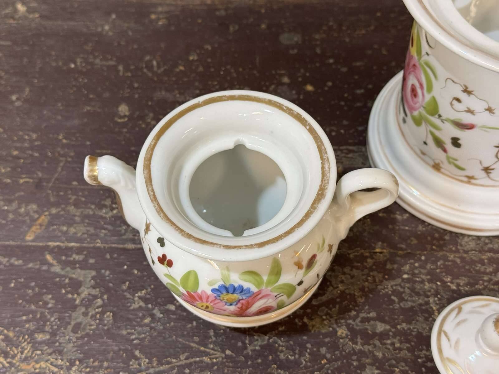 Napoleon III teapot, late 19th century.