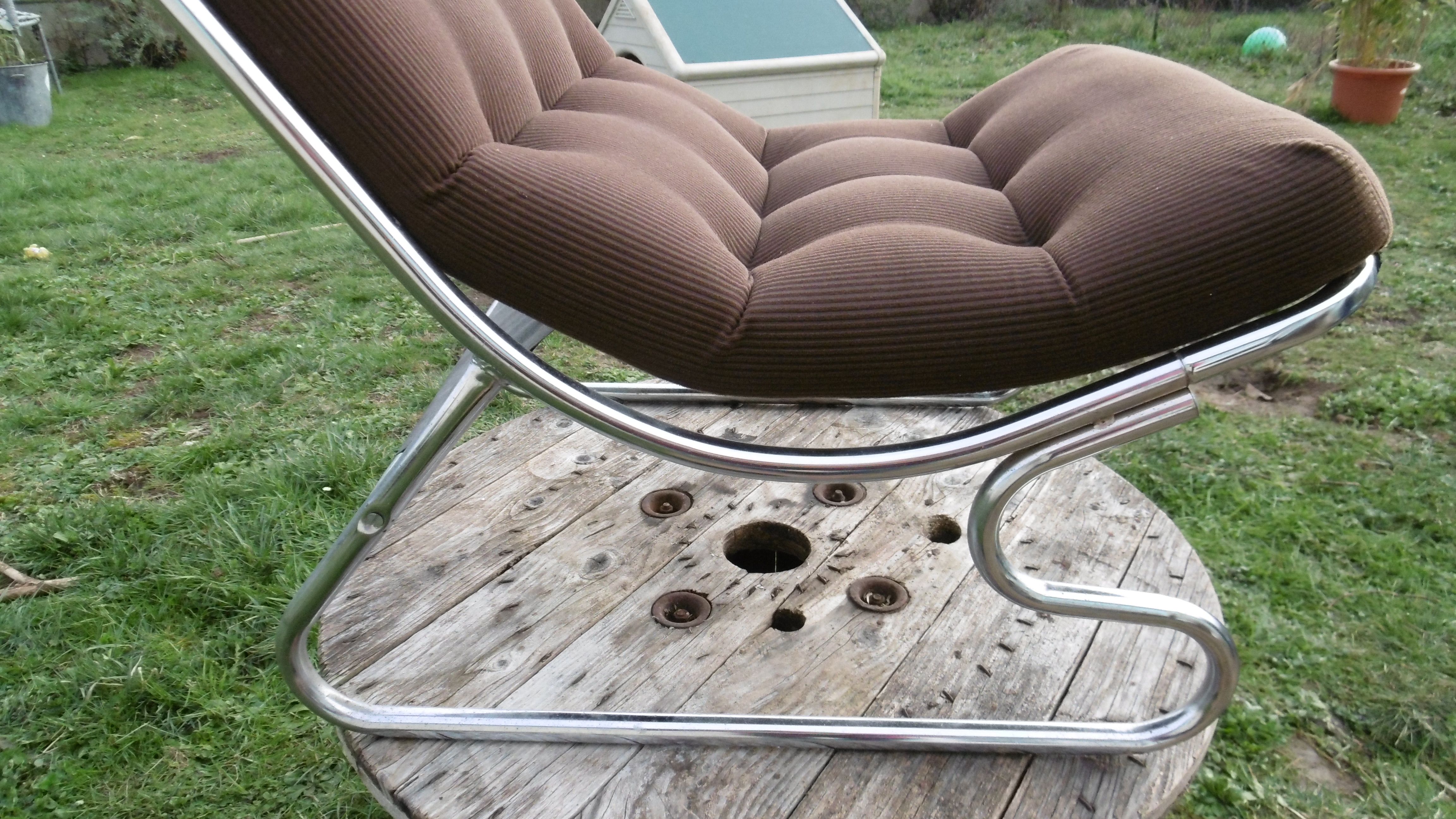 Chair tubular in Brown velvet of the 1970s