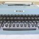 Machine à écrire olivetti lettera 32