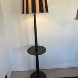 Lampadaire vintage en bois patiné noir et abat-jour rayé