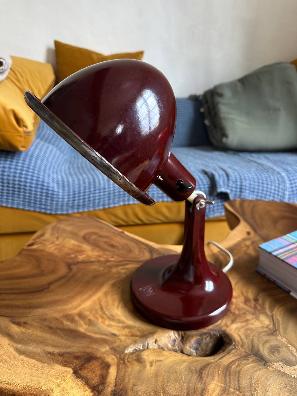 Red Bakelite table lamp, 1960s