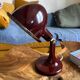 Lampe de table en bakélite rouge, années 1960