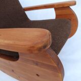 Fauteuil à bascule brutaliste en pin de wasa