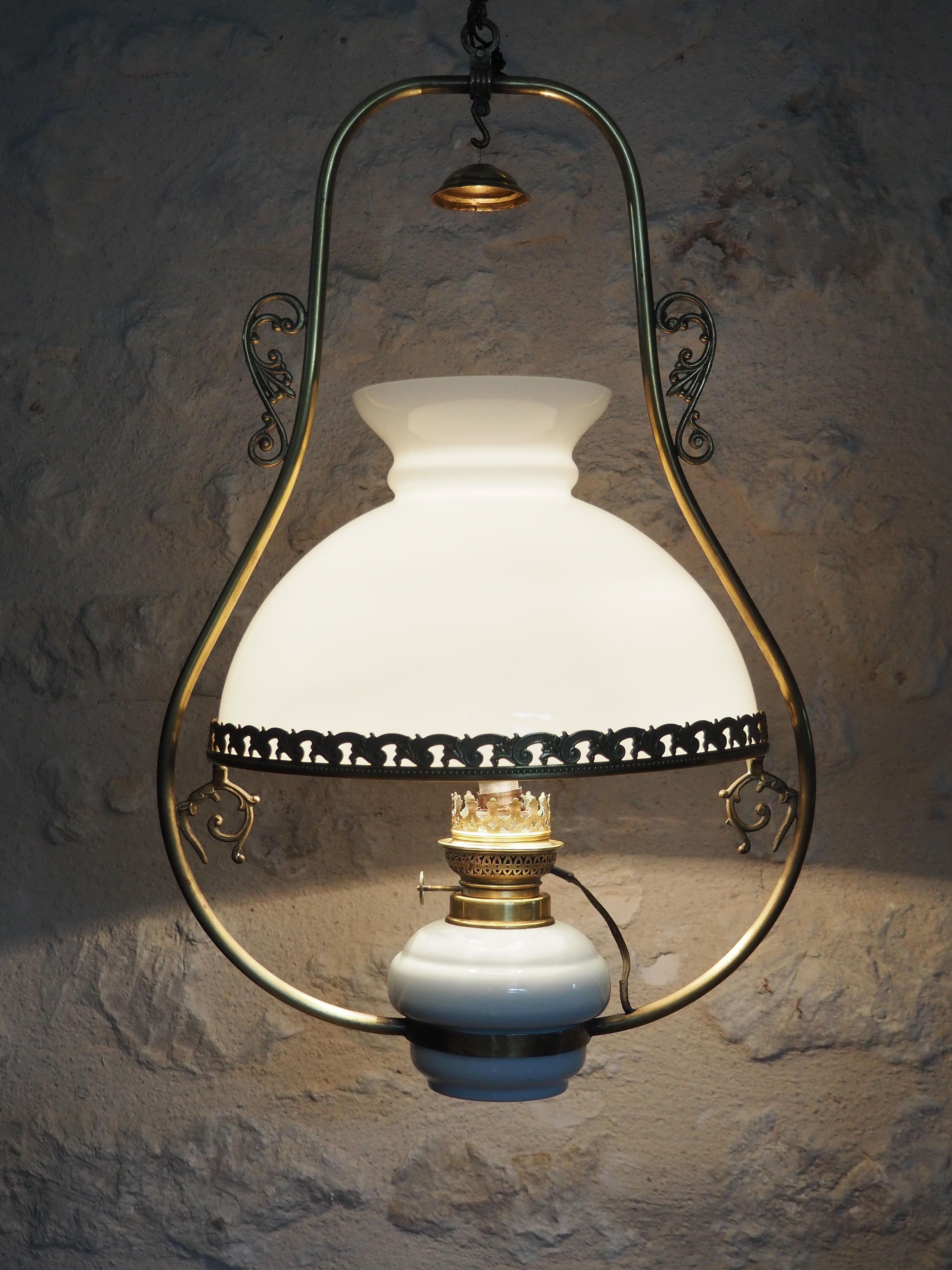 Old suspension in opaline, earthenware and brass - kerosene lamp