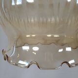 Lustre en verre travaillé et laiton