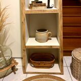 Asymmetrical shelf