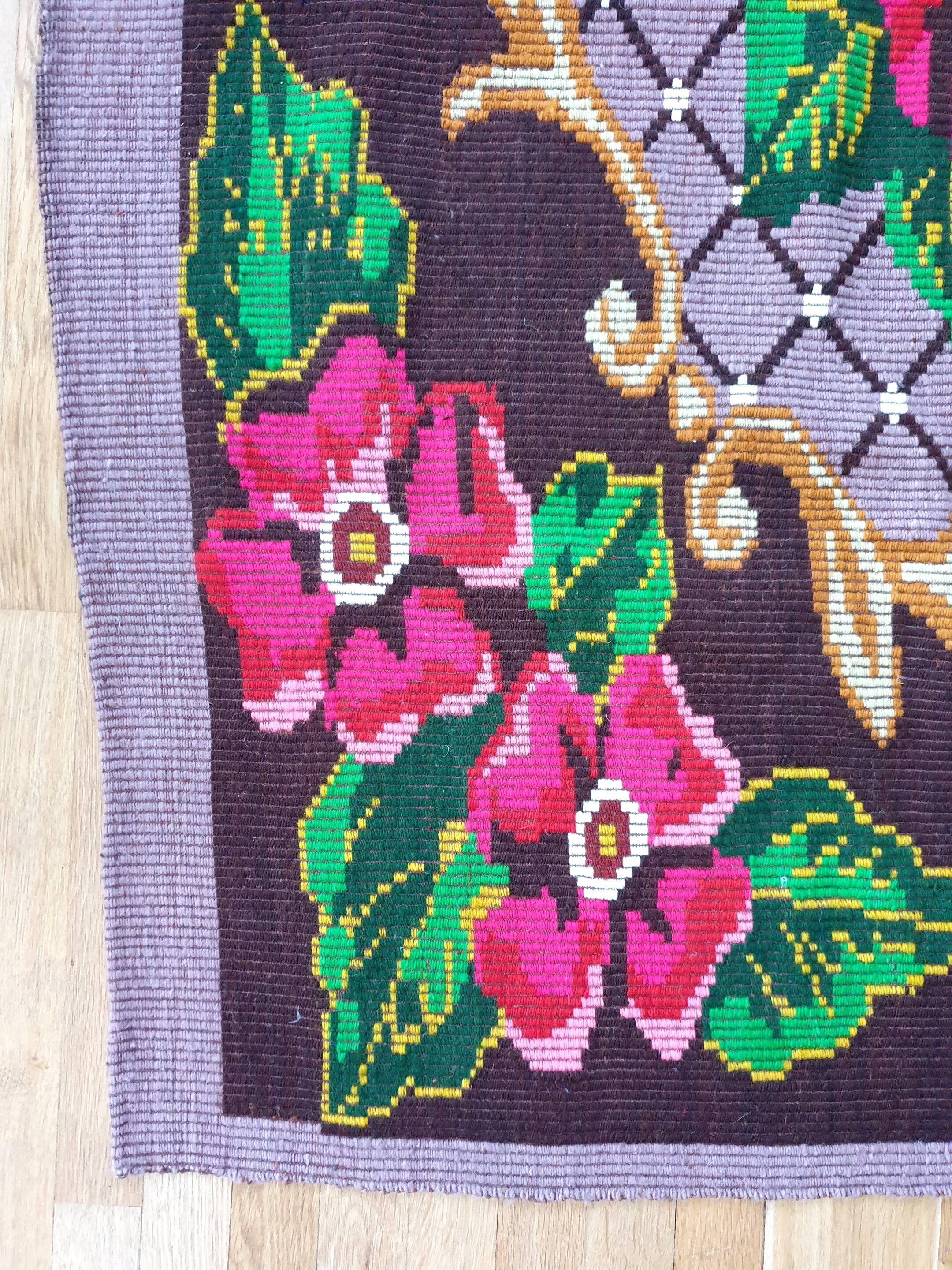 Boho chic Romanian carpet made by hand in wool, floral boho, lavender background with pink flowers 146x186cm