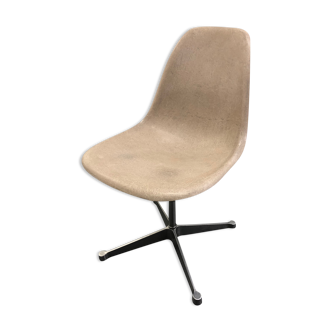 Chaise de bureau en résine par Eames pour Herman Miller vers 1960