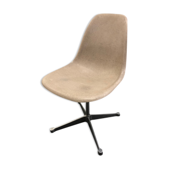 Resin office chair by Eames for Herman Miller circa 1960