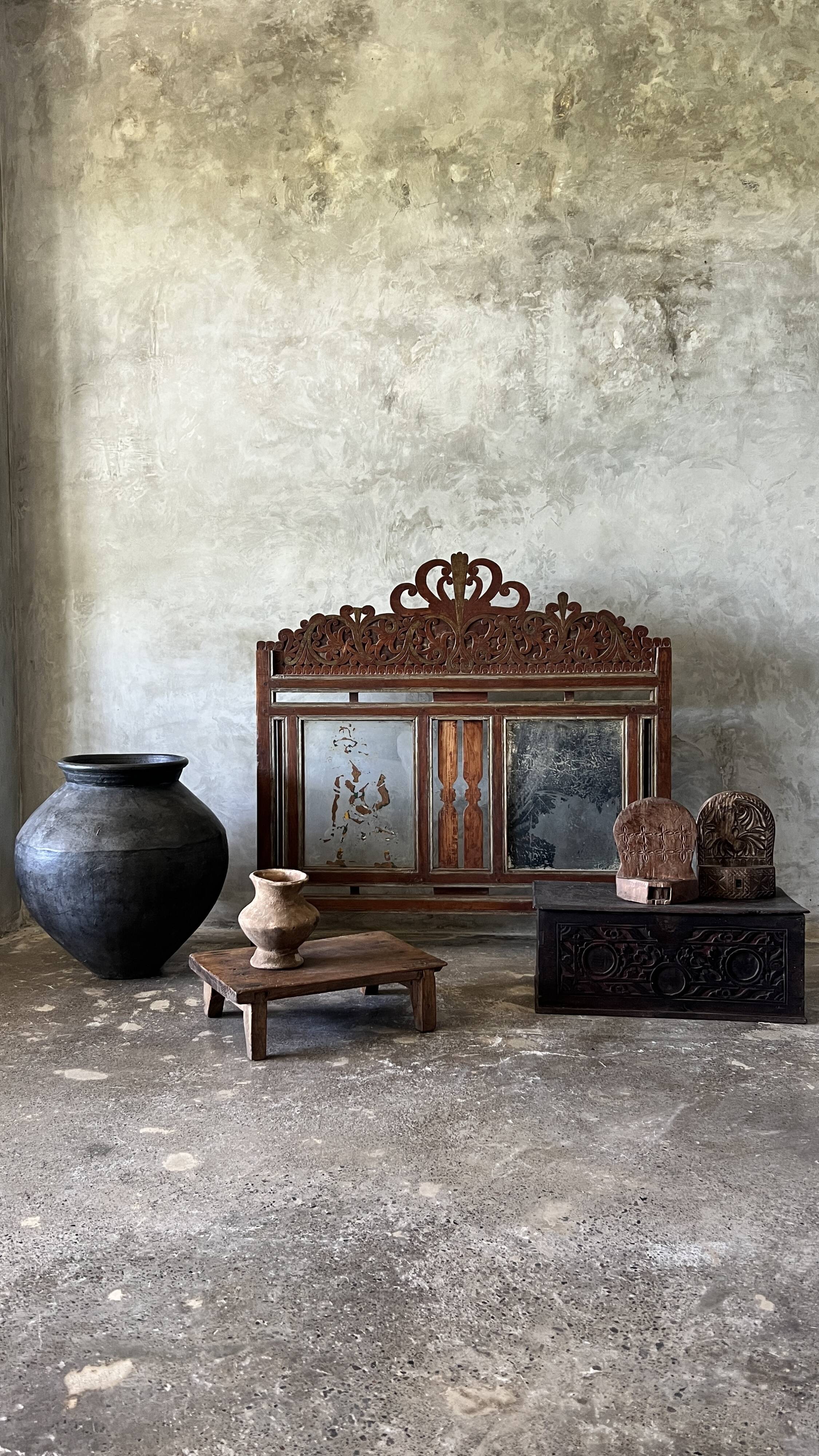 Small Indonesian screen in carved wood H:104 L:106
