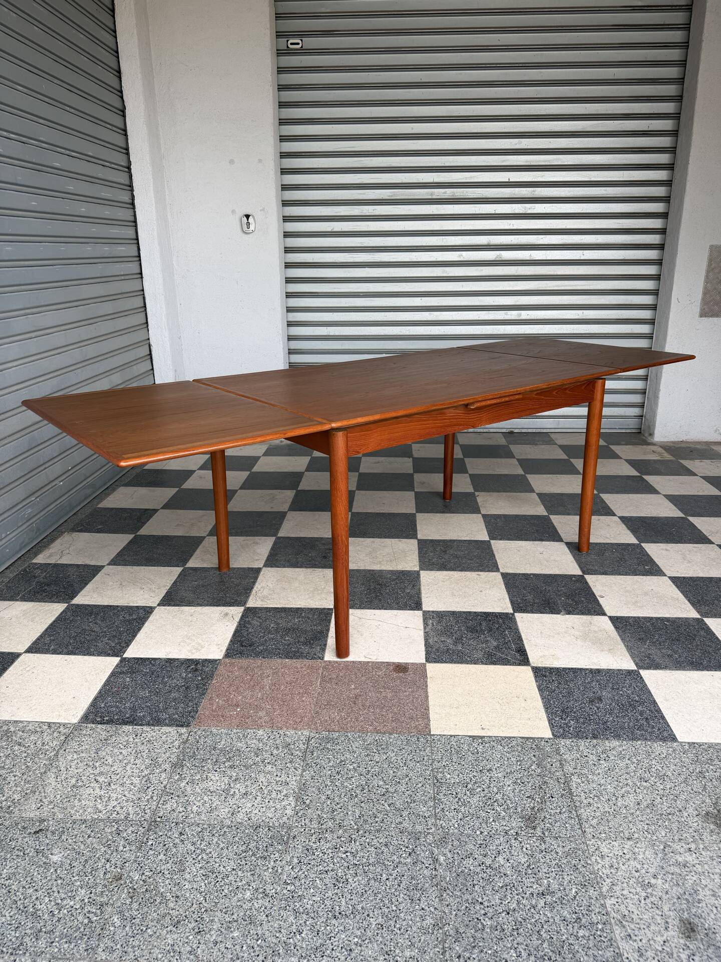 Table danoise en teck