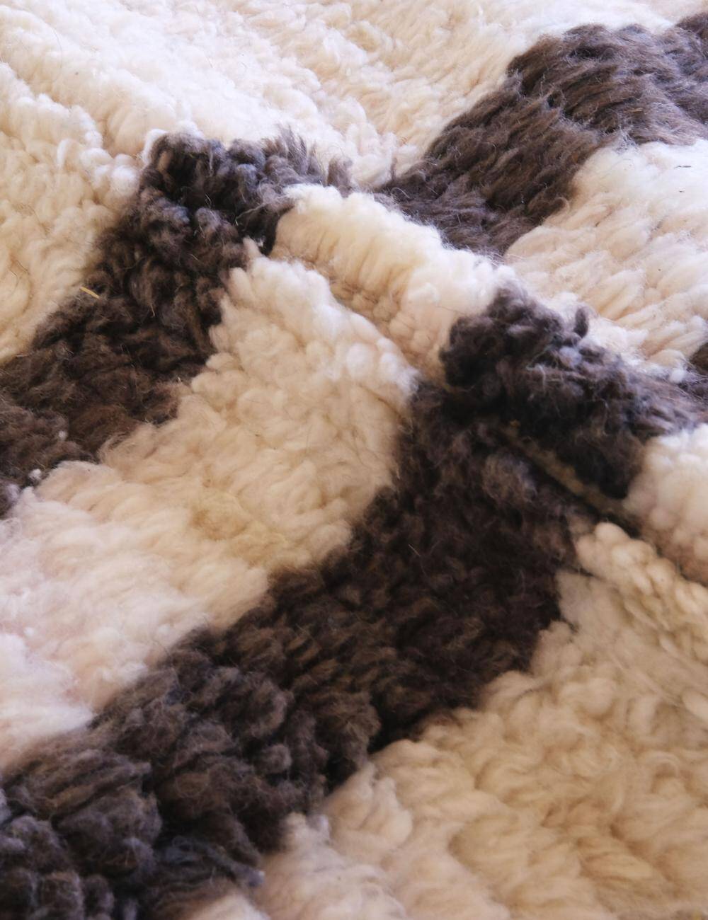 Contemporary Moroccan Rug - 378 x 242 cm