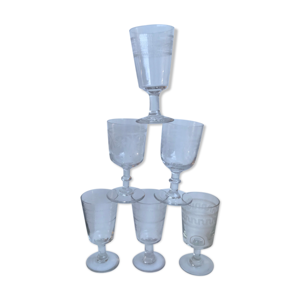 Lot de 6 verres à vin dépareillés en cristal gravé années 30-40