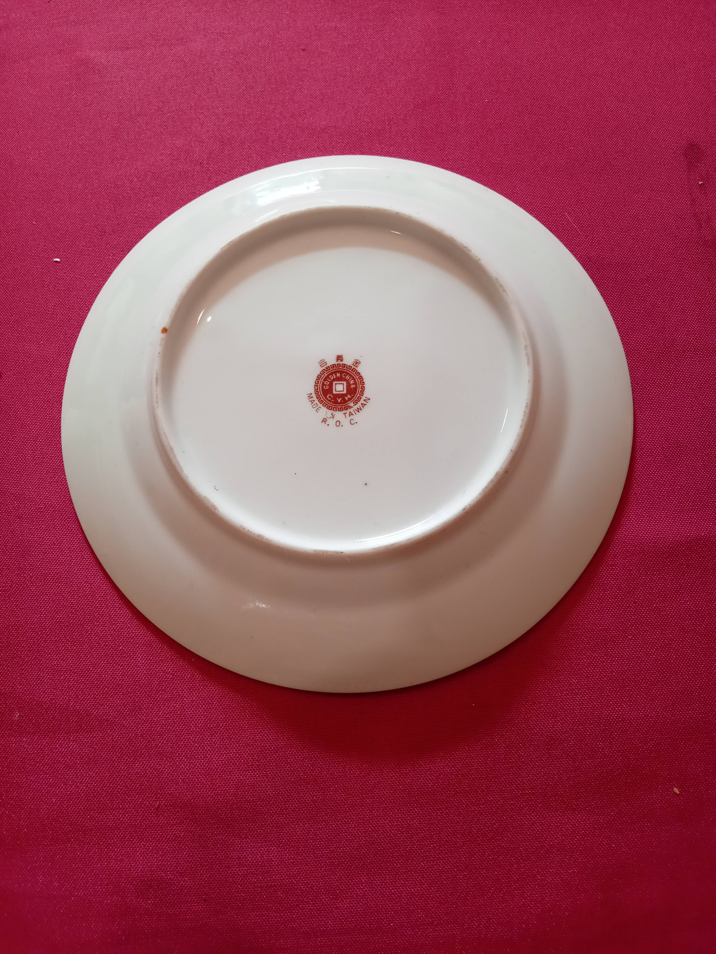 Golden China plate C.Y.H Made in Taiwan R.O.C