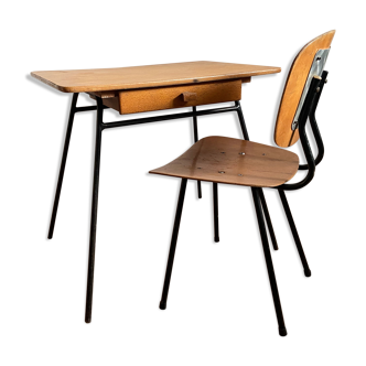 Bureau et chaise maternelle