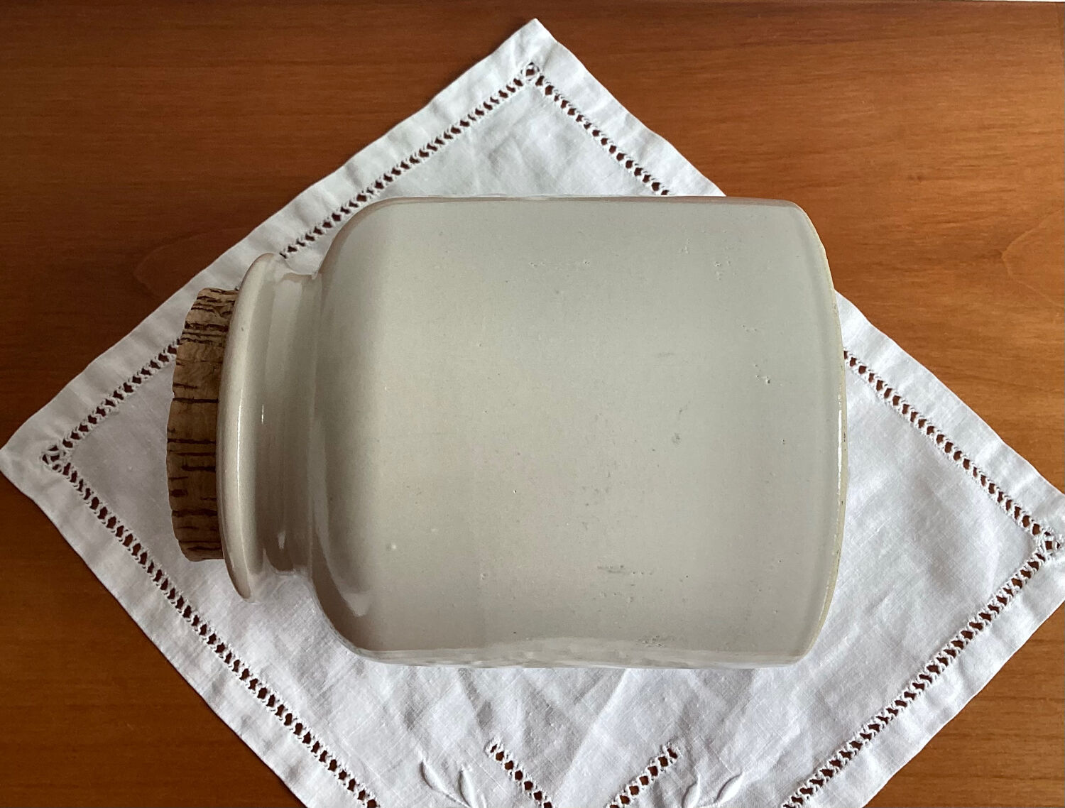 Glazed sandstone mustard pot Meaux