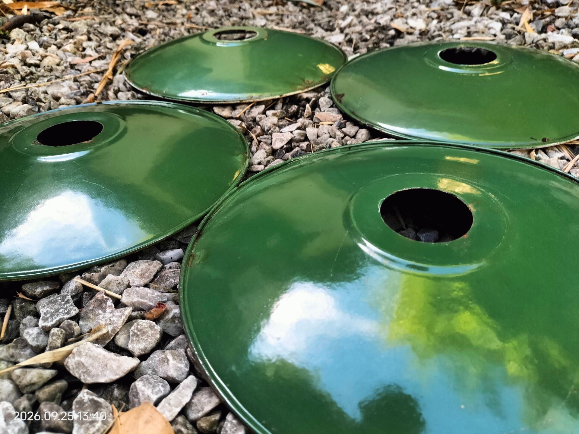 Enamelled sheet metal lampshade