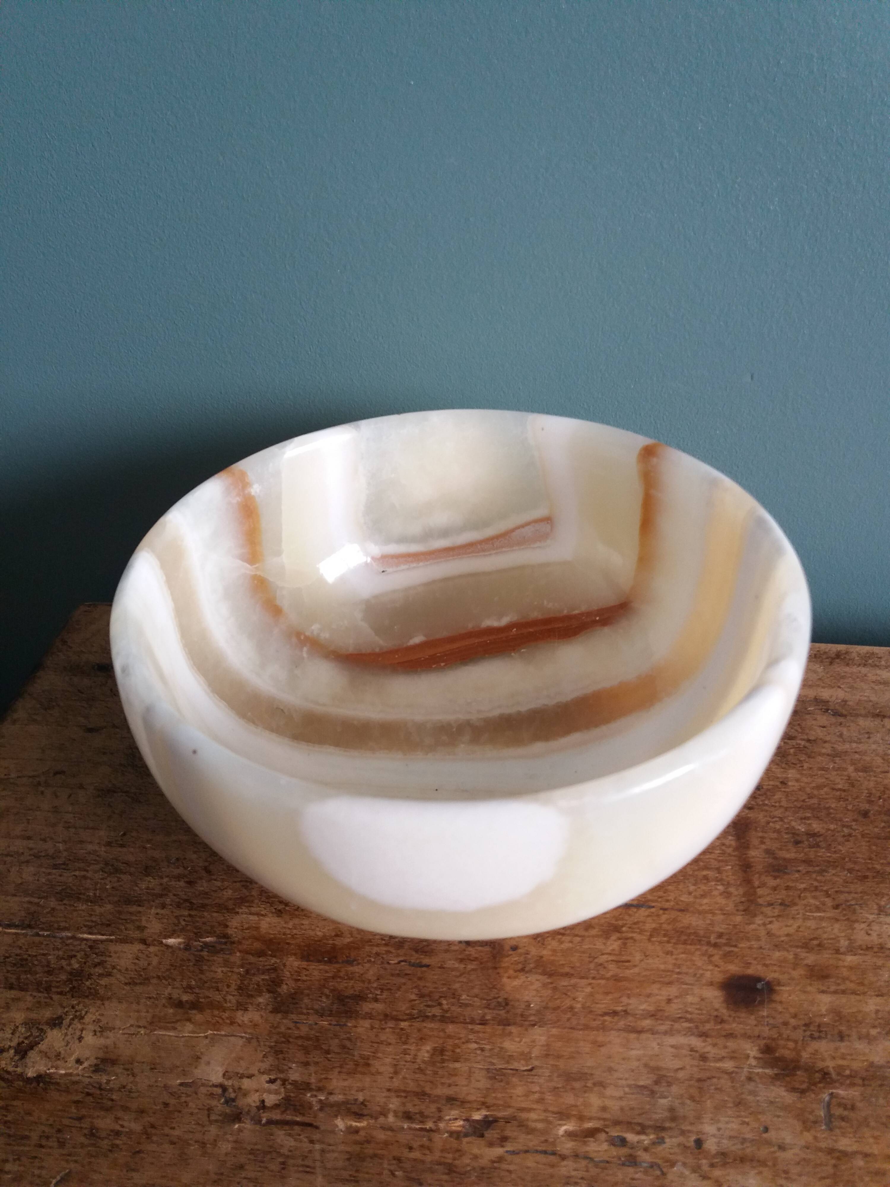 Empty bowl onyx alabaster pocket
