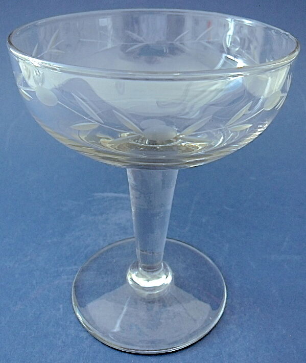 Suite of six glasses of champagne in colourless ground glass