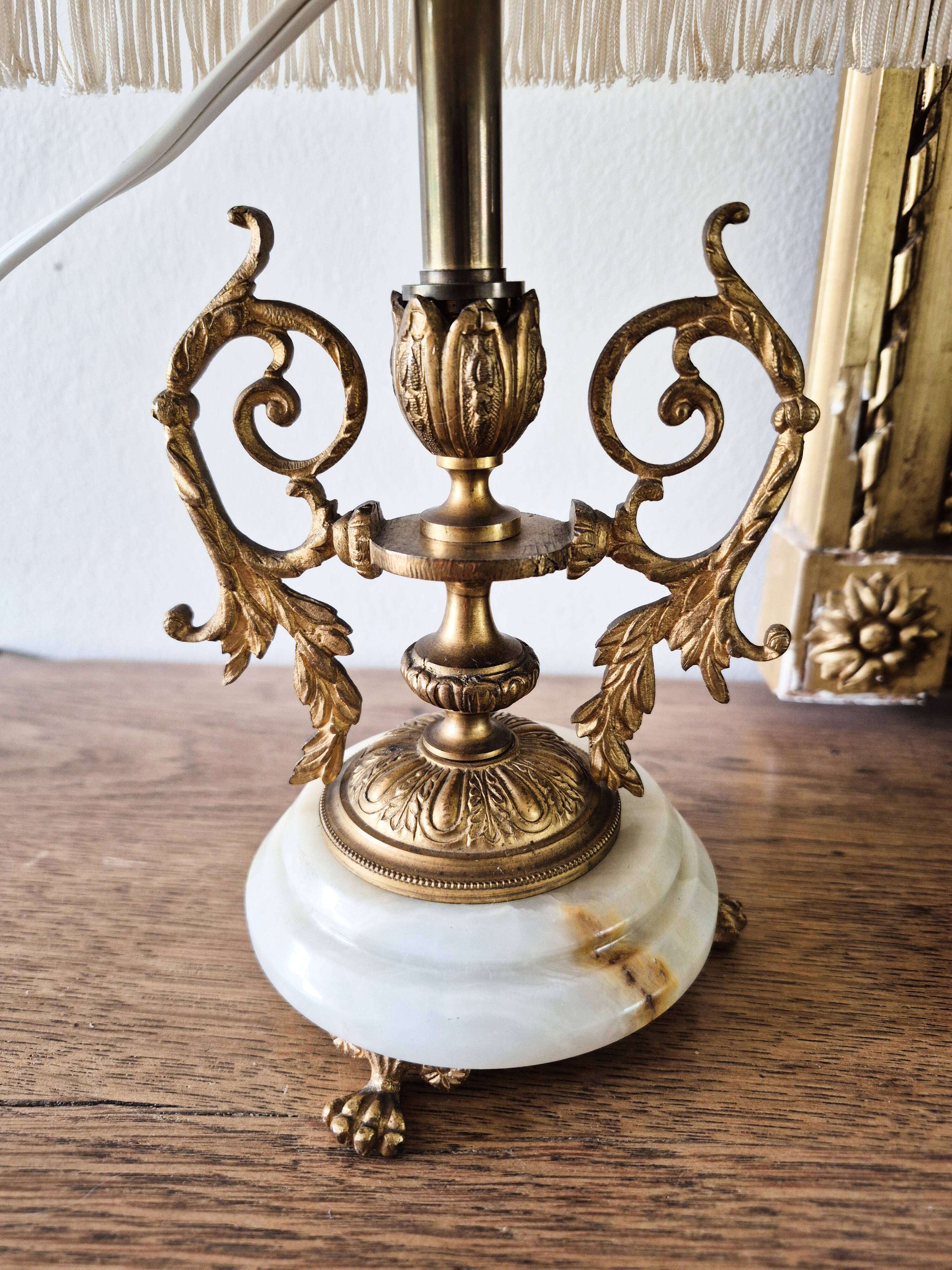 Antique 1-light lamp in gilded bronze and onyx, bedside lamp, desk lamp.