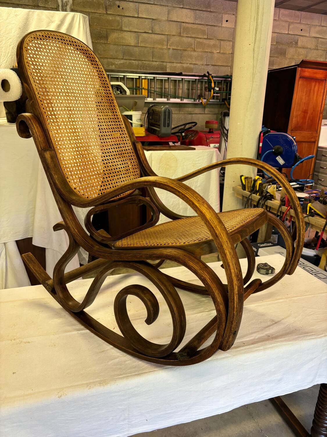 Fauteuil à bascule en bois