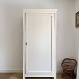 Armoire bonnetière parisienne