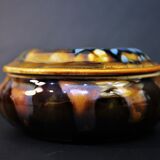 Old candy maker in glossy porcelain
