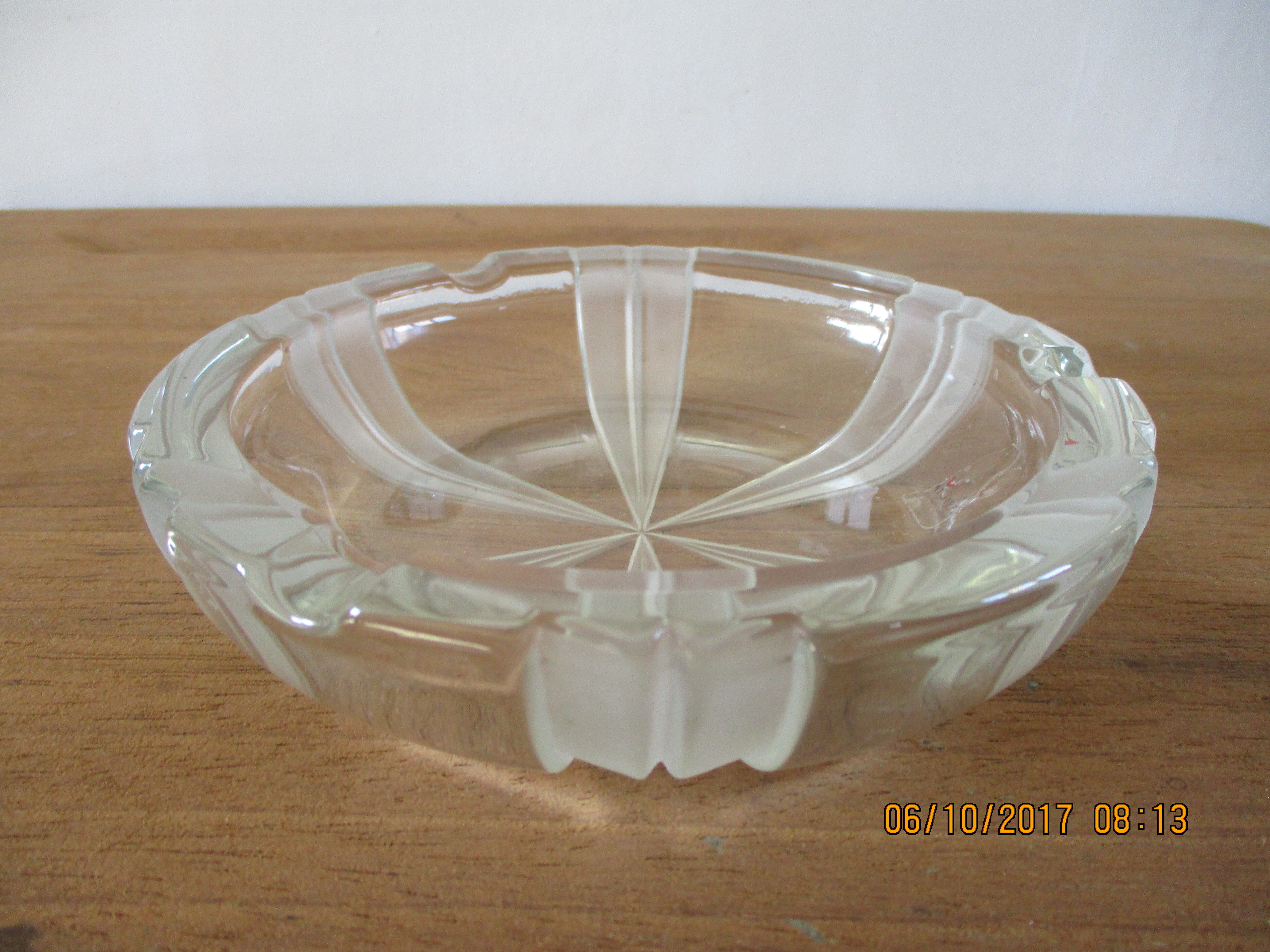 Empty pocket in Veneto glass signed years