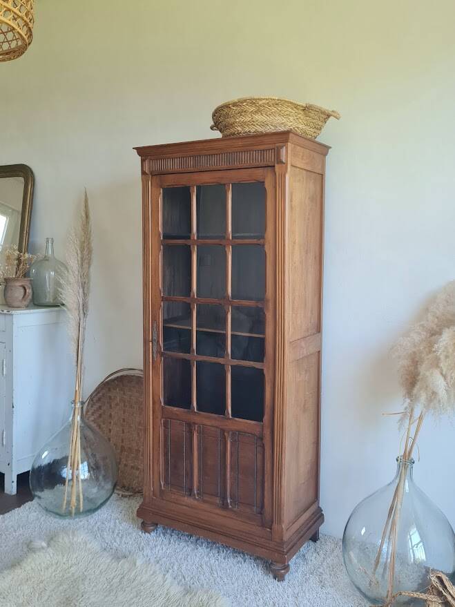 Antique Parisian glass cabinet in the style of a hosier
