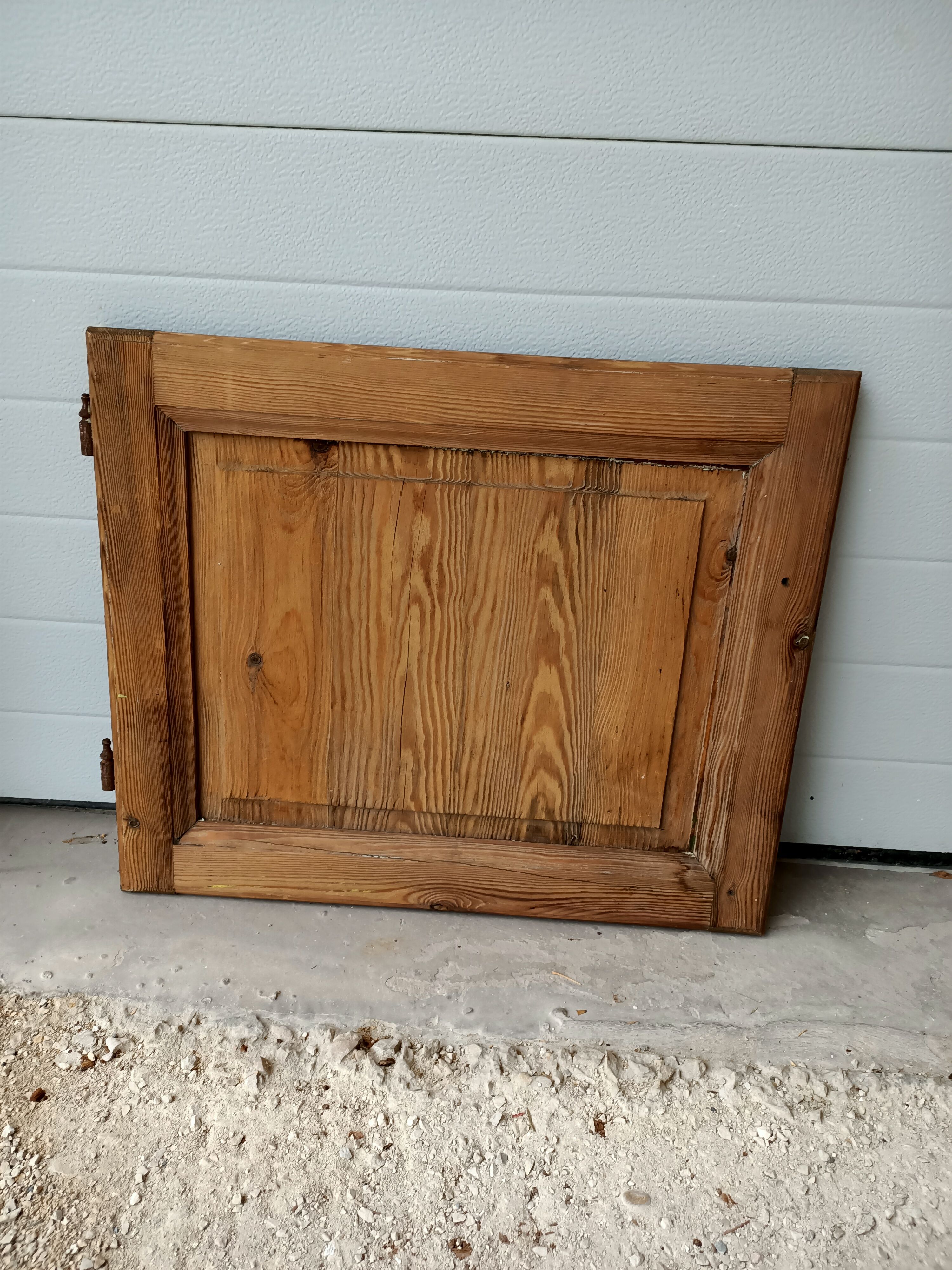 Old door in sandblasted fir 49,5x59