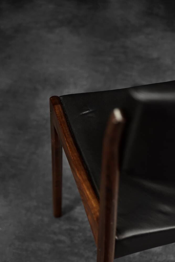 Modern vintage Scandinavian chairs in rosewood and black leather from the mid-century by Bramin, set of 3.