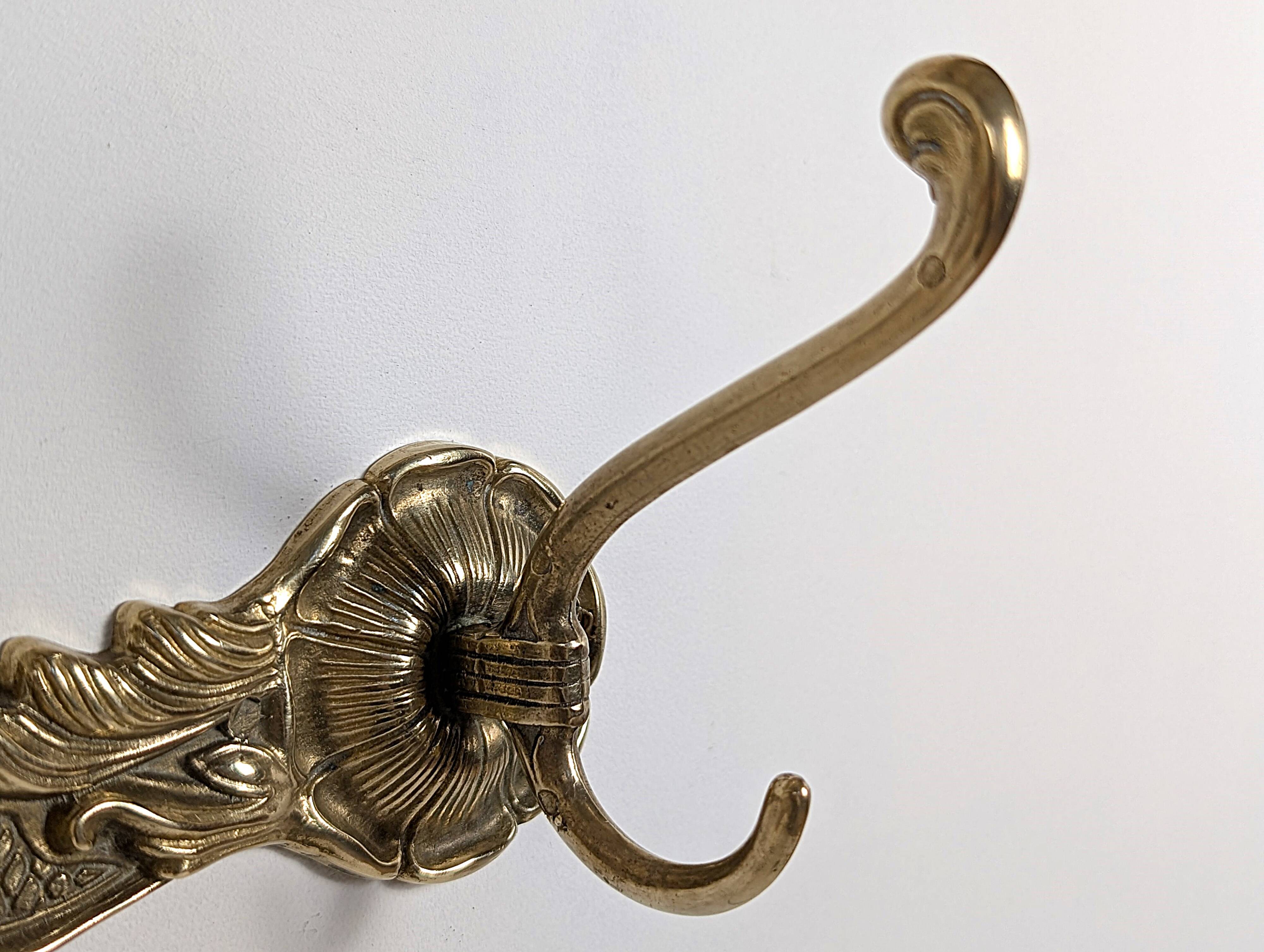Wall-mounted coat rack