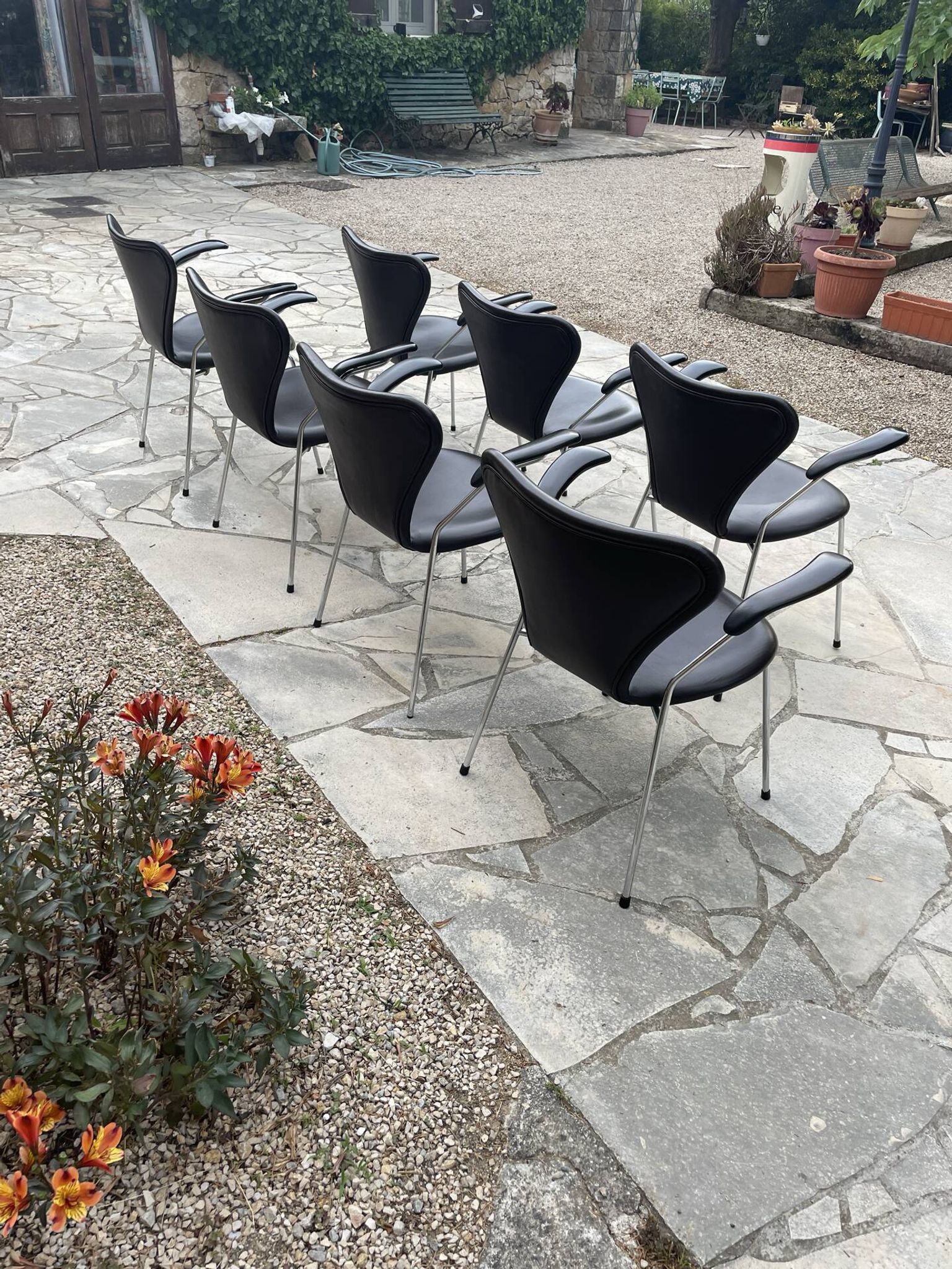 Chaises 3207 -Arne Jacobsen pour Fritz Hansen-Danemark