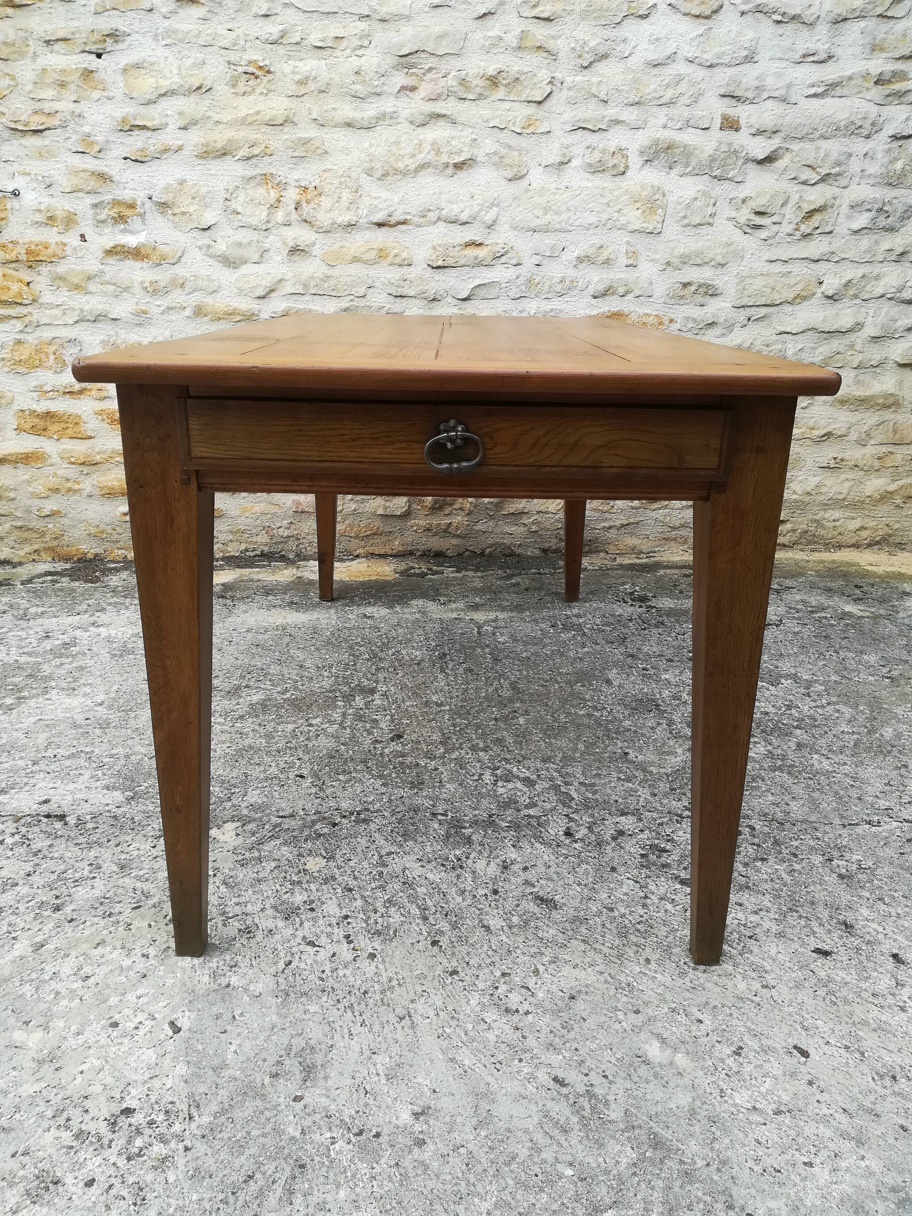 Farm table a drawer