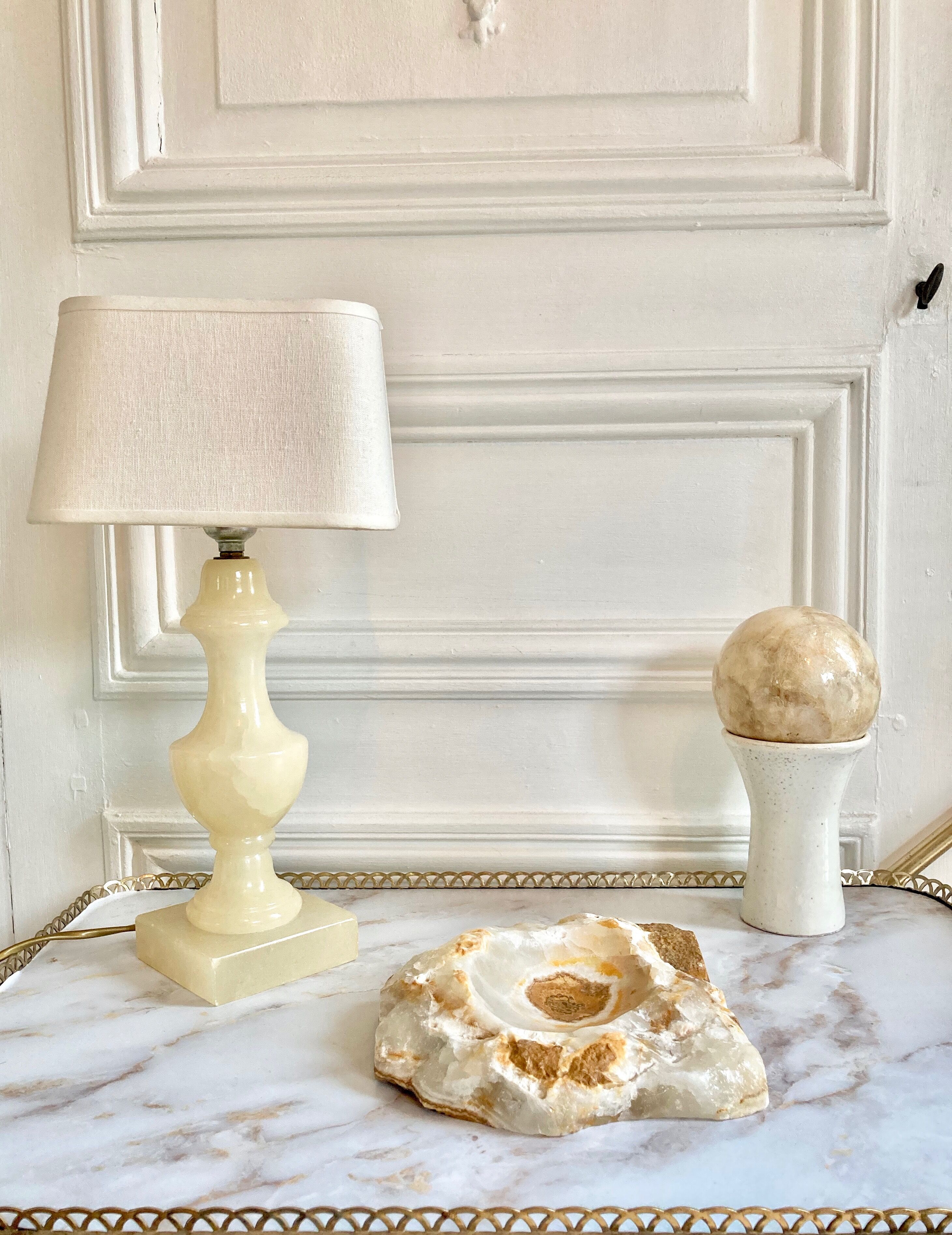 Xxl ashtray in alabaster