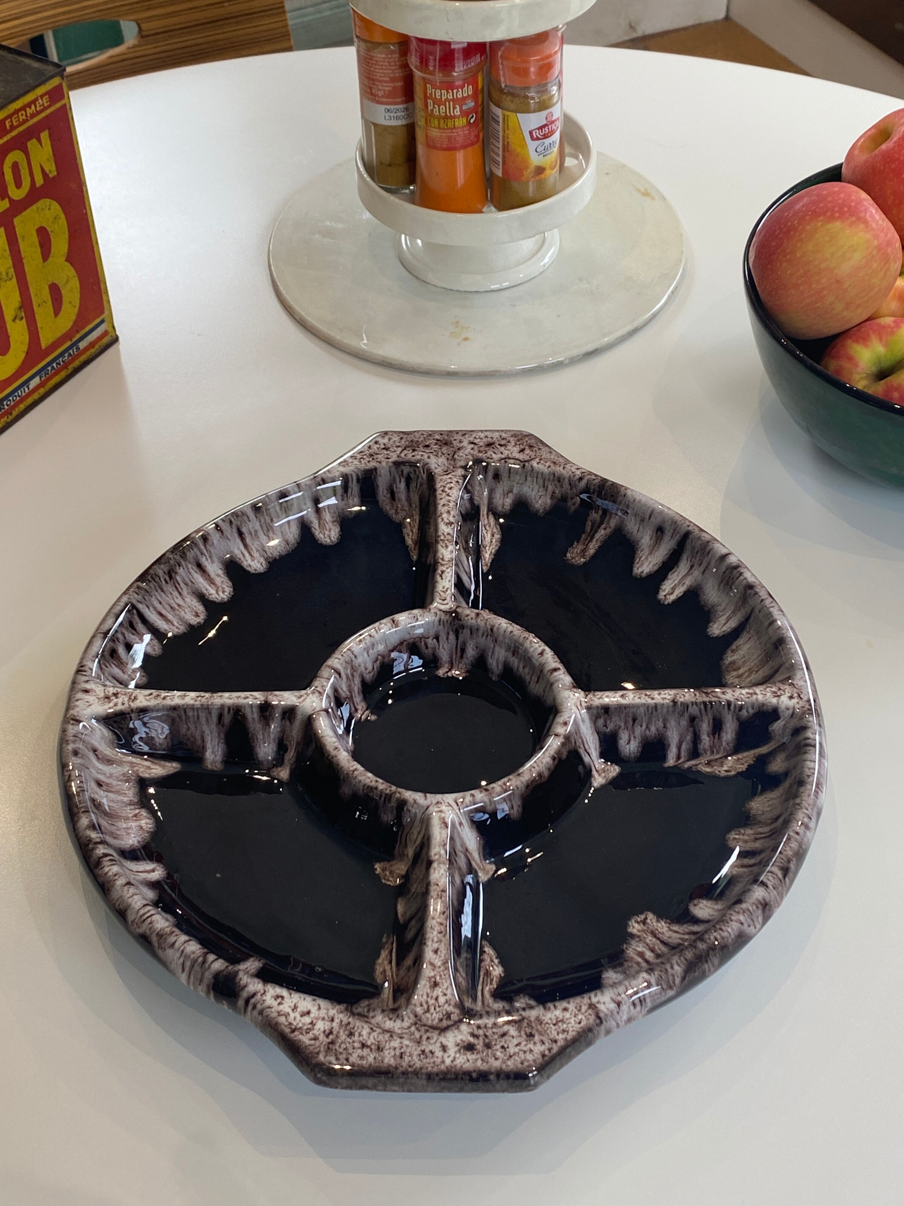 Large compartmented dish, ceramic, M. Giuge, Vallauris