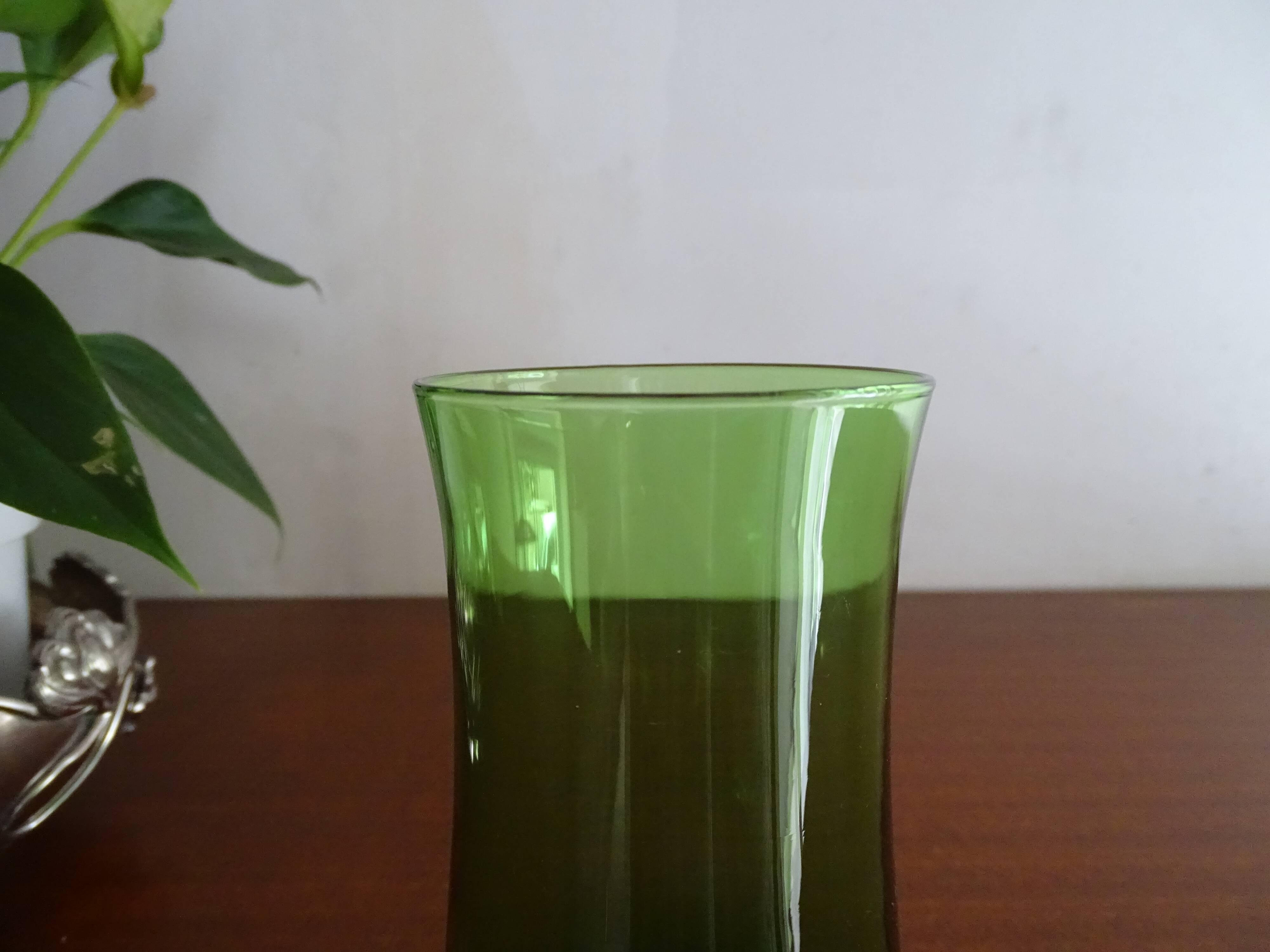 8 glasses water blown glass vintage green