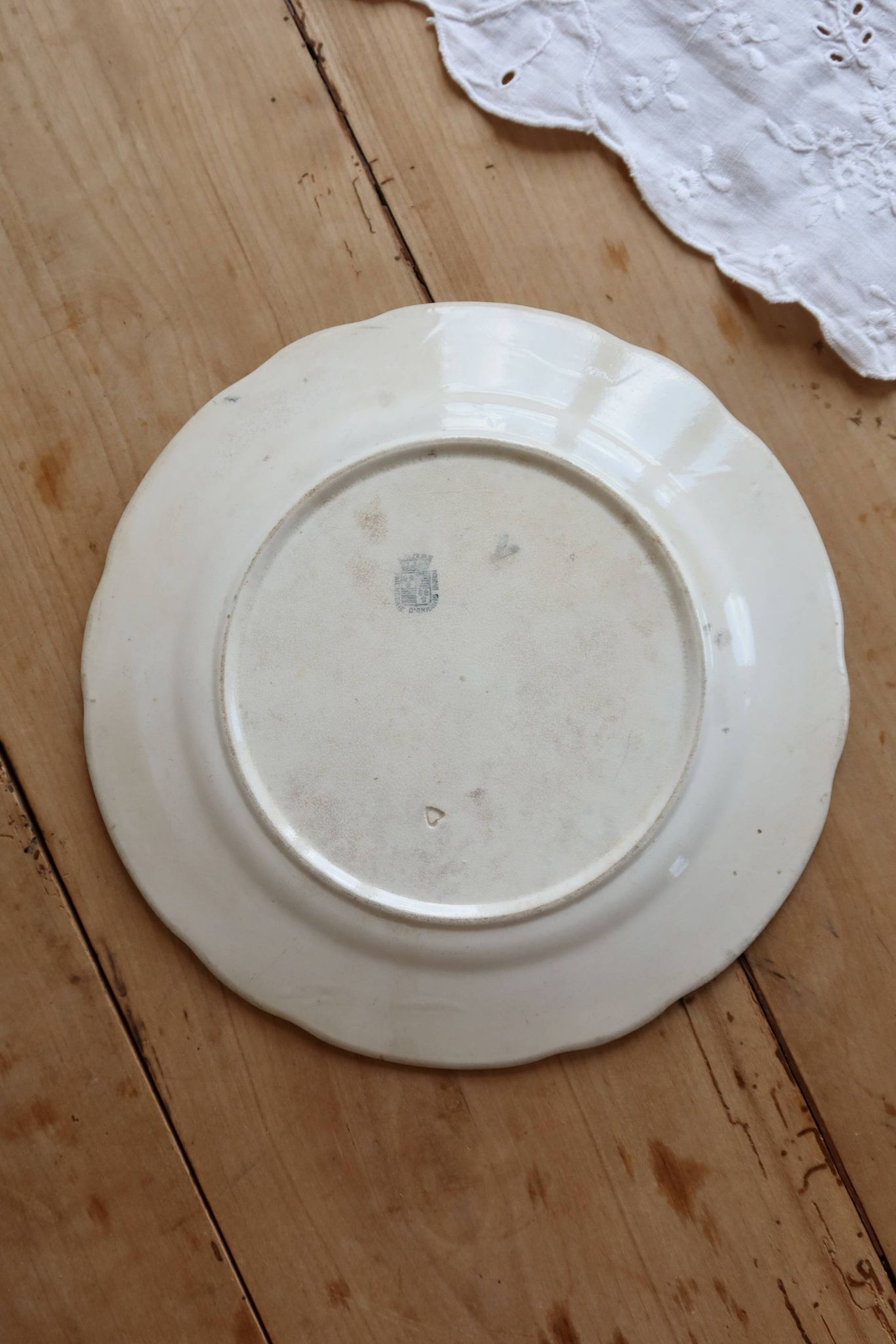 Assiette plate terre de fer Onnaing - Décor végétal bleu