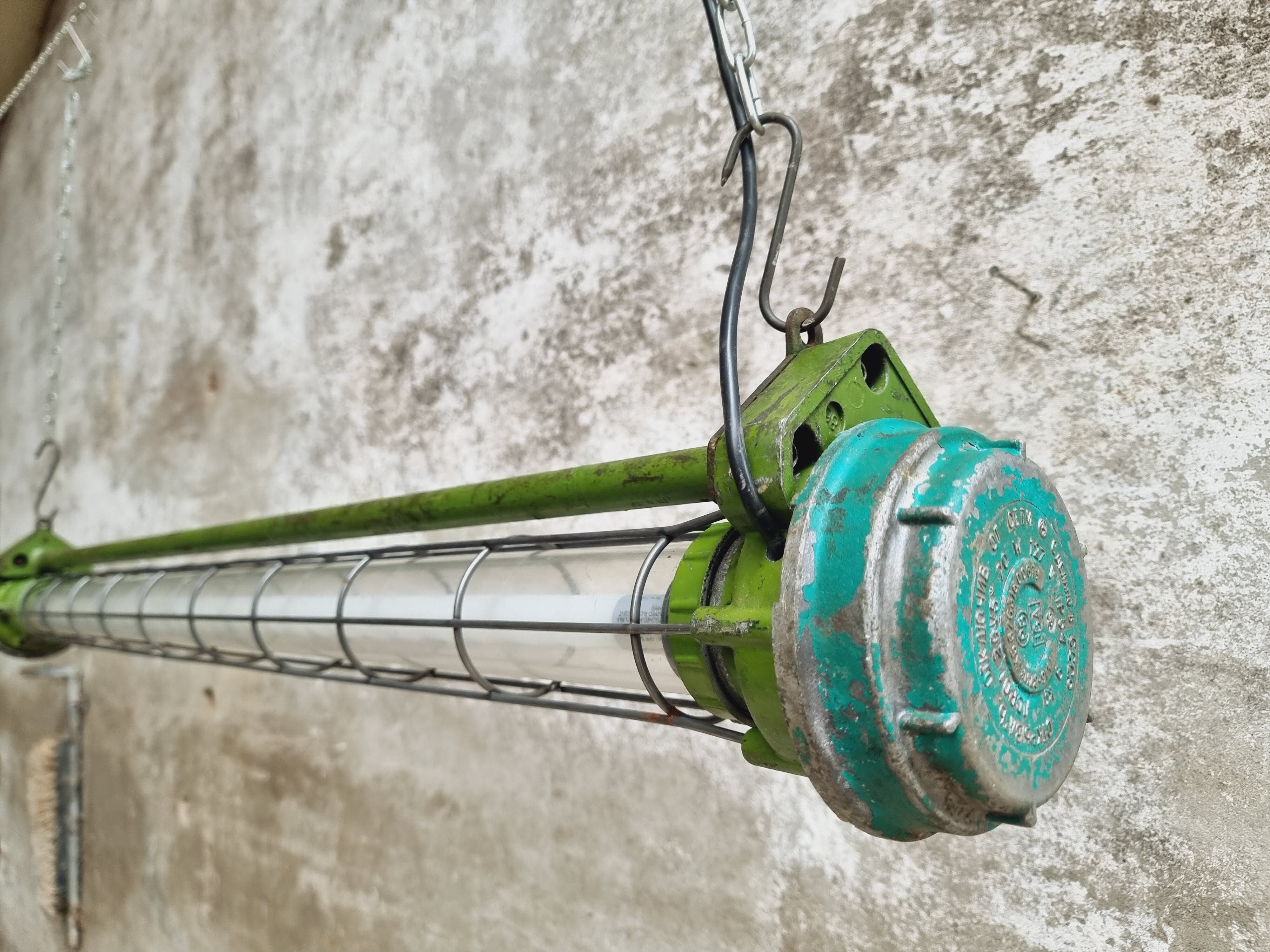 Lampe minière 147 cm de long