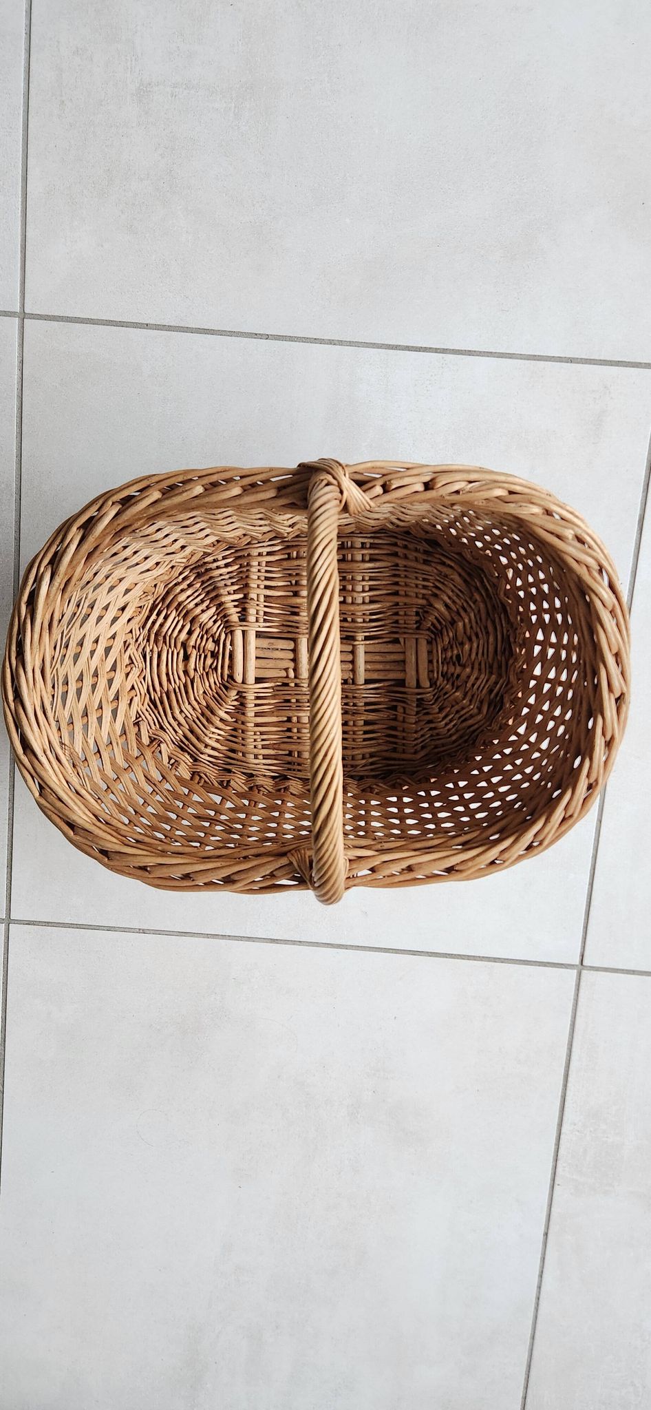 Panier ancien en osier et rotin