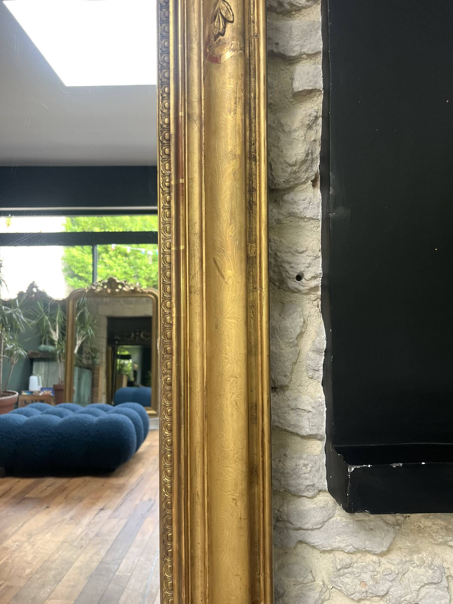 Fireplace mirror with pediment and pearl 178.5/151cm gold leaf, mercury