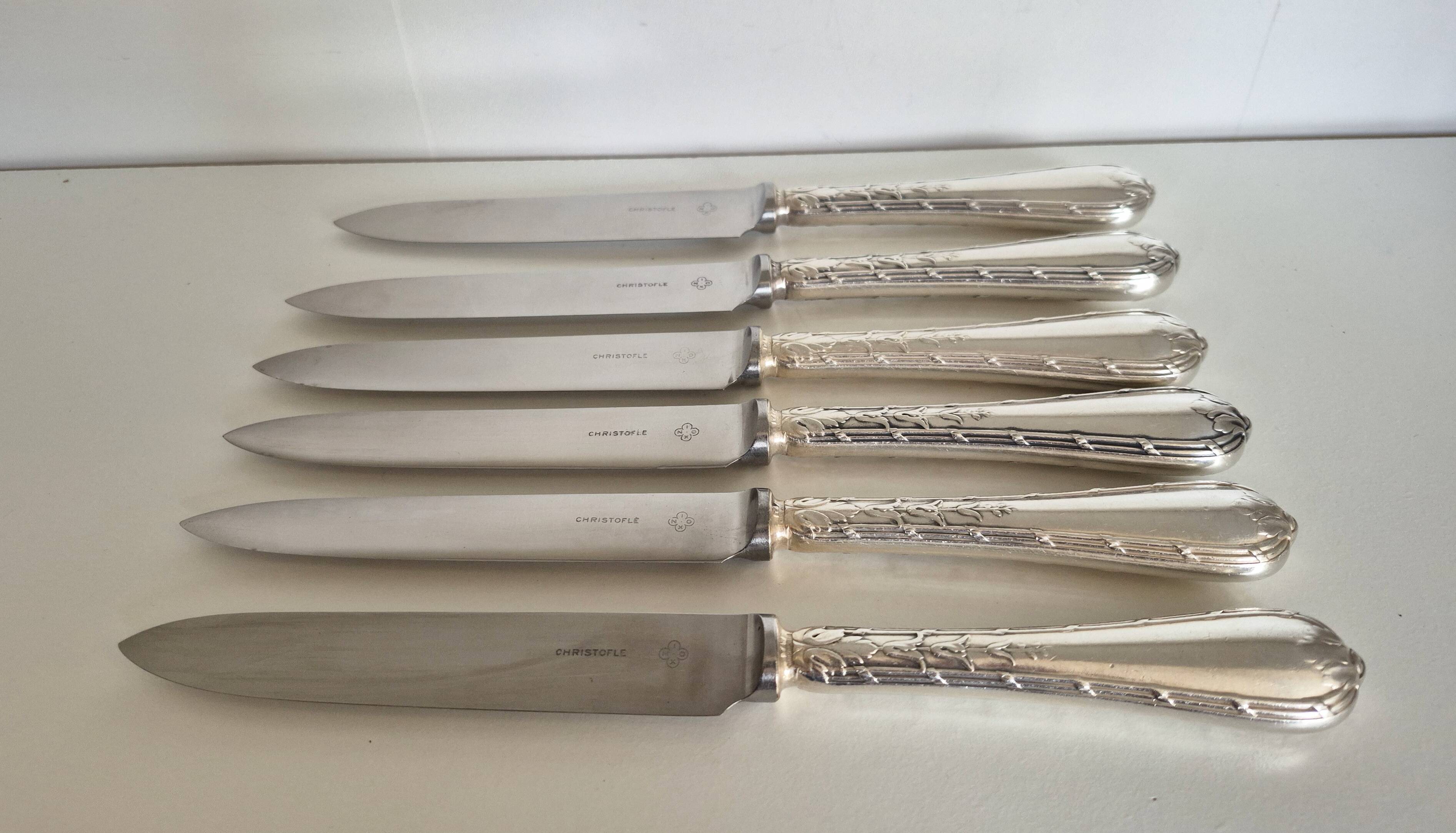 Lot de 6 couteaux de table Christofle ,  lame inox et manche en argent