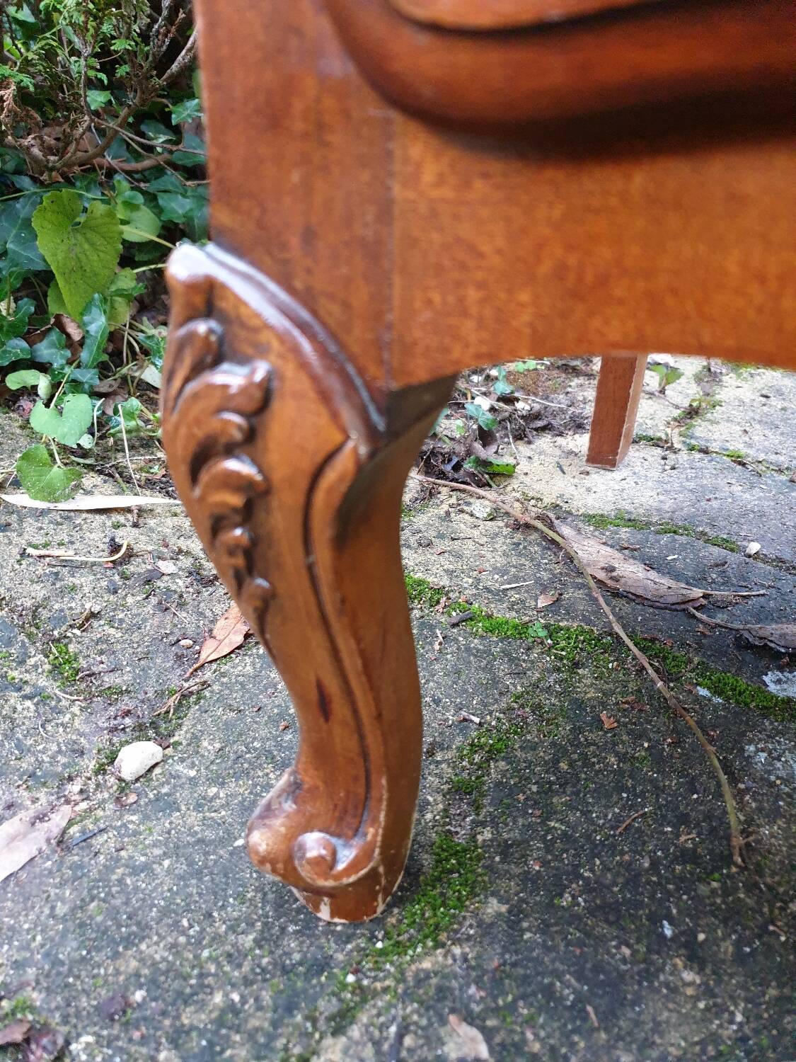 Commode Louis XV en merisier massif