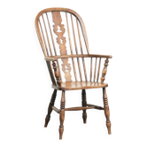 Antique English spindle chair, Windsor chair from the early 19th century
